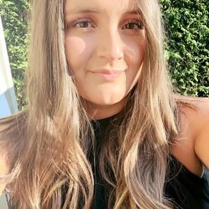 Meet your Posher, Angie